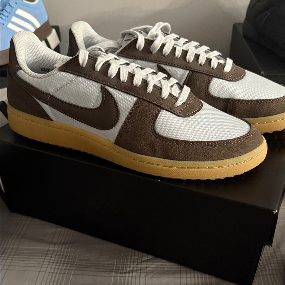Nike Field General in Platinum and Ironstones size 10 men's 11 1/2 women's - Picture 2 of 5